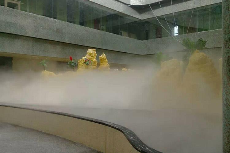 人工造霧以改善空氣質量，優化環境為依托，以景觀、保濕、防塵、降溫、造景為目的