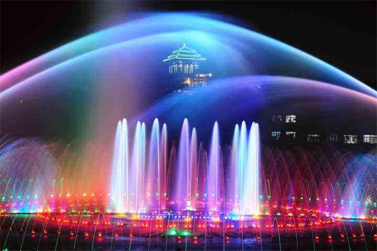職工生活區的廢水、污水應在場區內集中處理，污水及廢水不得流出場外，以免污染環境